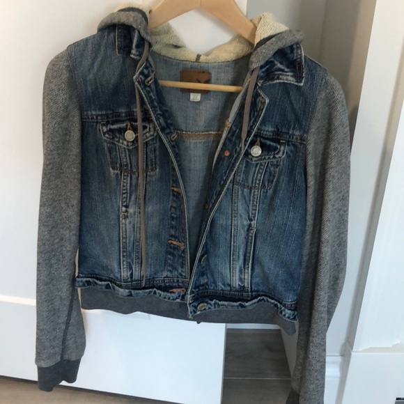 American Eagle Hooded Jean Jacket - Picture 2 of 4
